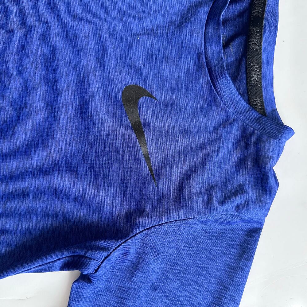 Nike Blue Athletic Short Sleeve T-Shirt - Great Condition - Picture 3 of 3